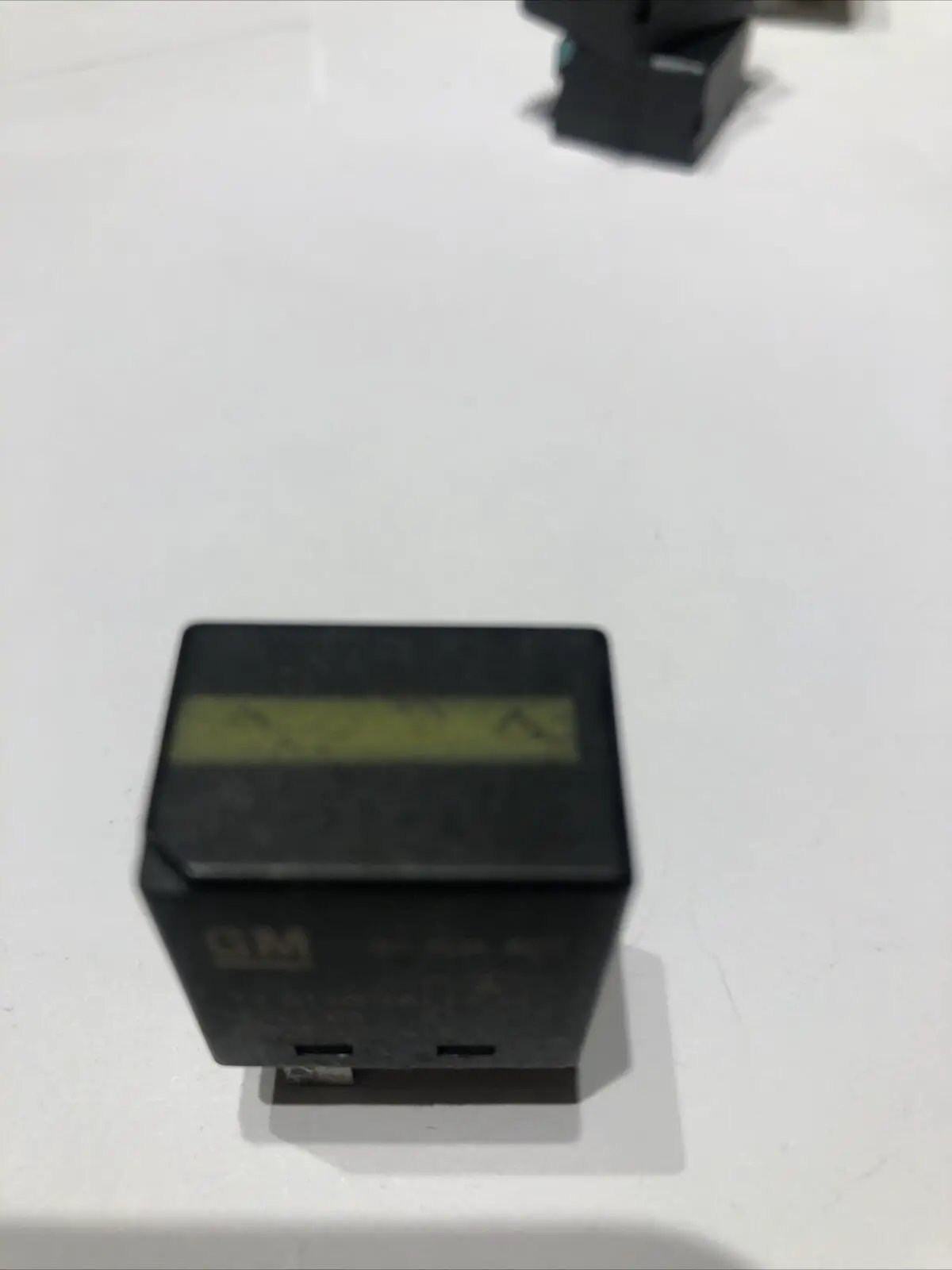 99 00 01 02 SAAB 9-3 93 CONVERTIBLE GM TYCO RELAY 90508807 OEM by General Motors