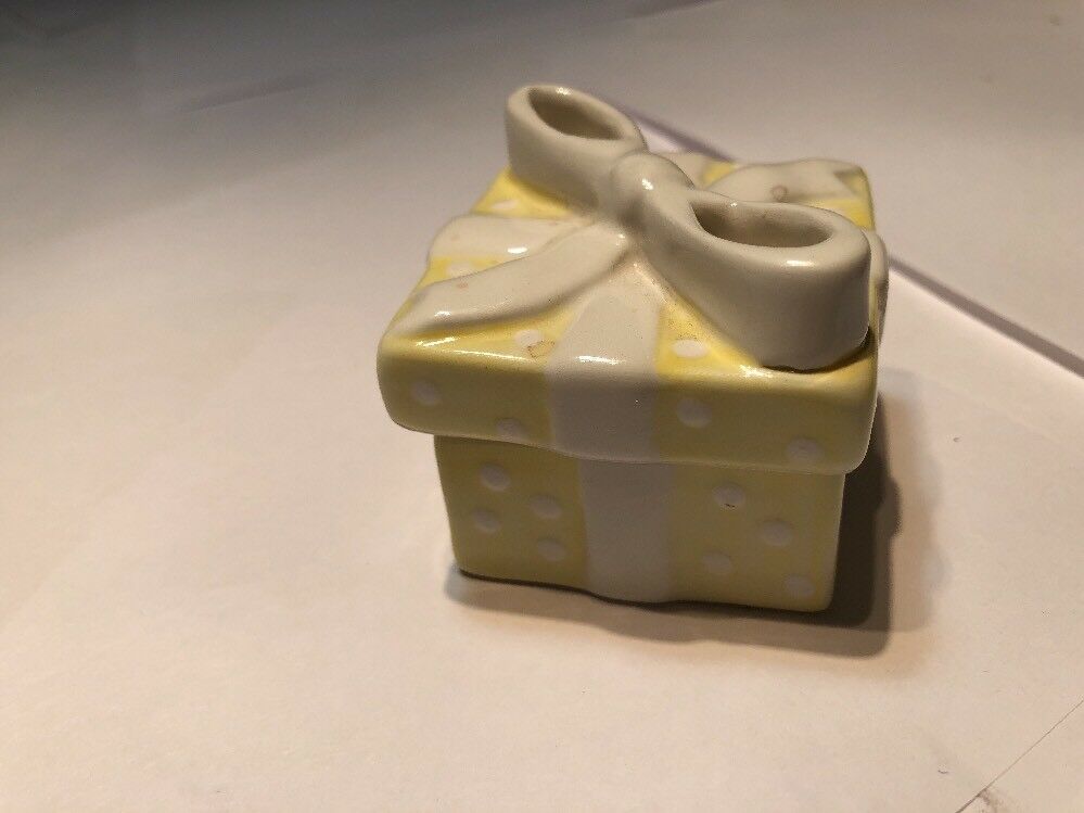 May Co Square Ceramic Trinket Box,White/Yellow Ribbon Gift.