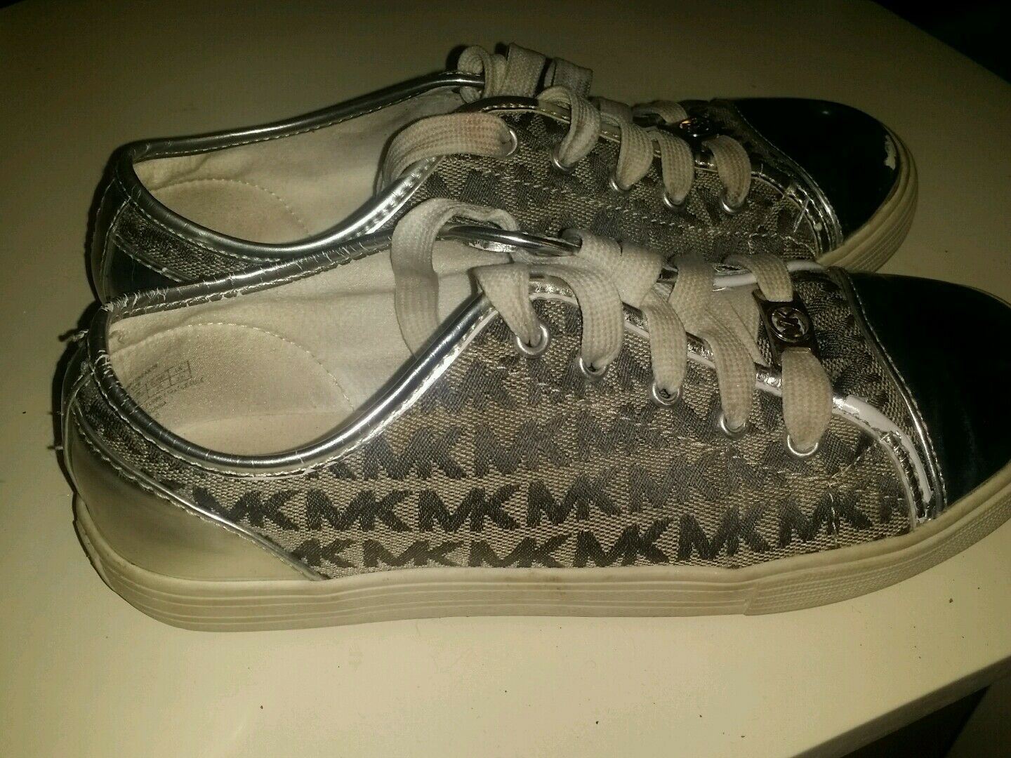 Michael Kors Women's Lace Up  Signature Monogram Sneakers Shoes Sz 4