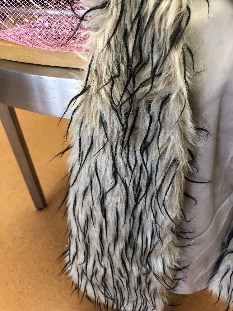 LAPIS VEST FAUX FUR SIZE SMALL PRE-OWNED AND MINT! SO CUTE & SUPER COMFORTABLE!!