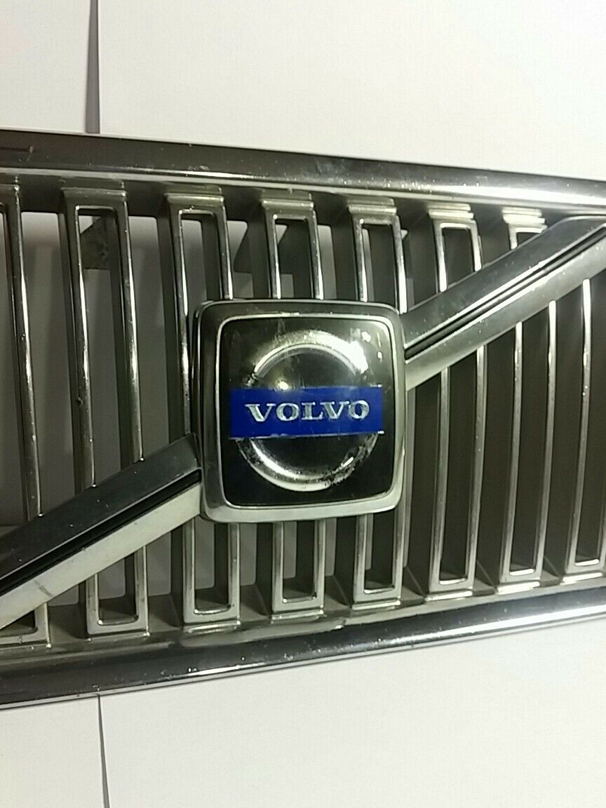 NEW! FRONT CHROME GRILLE FRONT RADIATOR GRILLE EMBLEM 2001-2004 VOLVO V70XC XC70