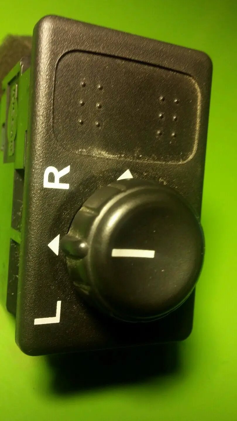 OEM 2000-2001 Nissan Maxima 3.0L Mirror Switch in good condition by DALEY1DEALS,LLC.