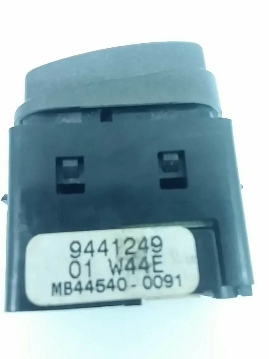 VOLVO S60 SWITCH 9441249/01 W44E by Volvo