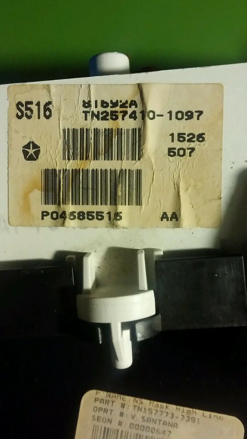 Like-new 1996-00 Chrysler Town Country instrumental gauge cluster speedometer OE by DALEY1DEALS,LLC.