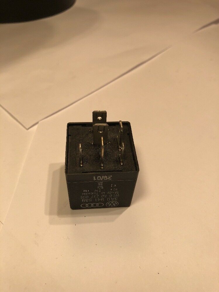 Volkswagen B5 Passat 1998-2005 #173 power multi function relay  Wagon Sedan +2