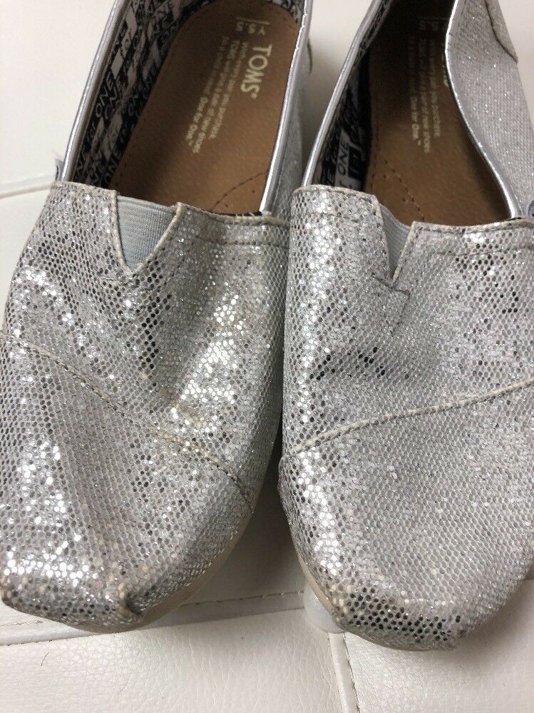 Toms Womens Silver Sequin Flats Size 5.5 W