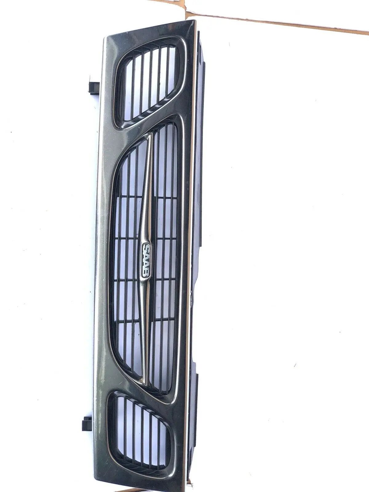 SAAB 9-5 2001 YEAR FRONT GRILLE CHROME 583000002 4677217 by Saab