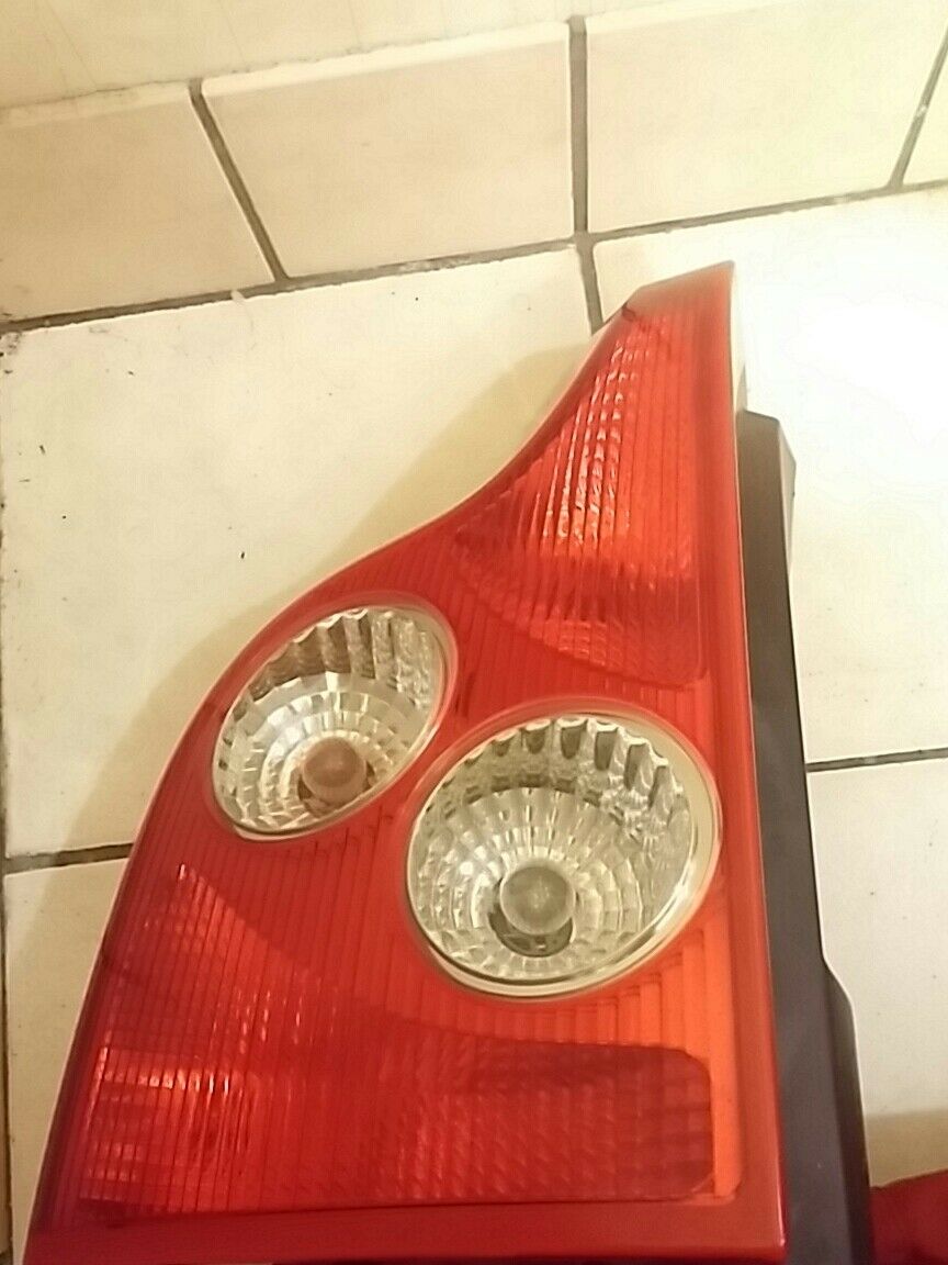 2003-2006 VOLVO XC90 - OE LOWER LEFT DRIVER SIDE TAIL LIGHT 9483773.30634425