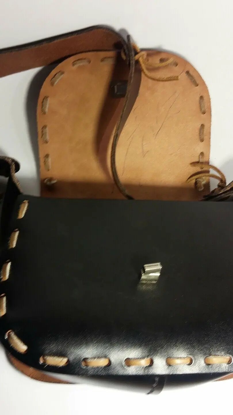 WOMEN'S BLACK GENUINE LEATHER PURSE NON BRAND, SIZE 3X11X8, STROP 16 INCHES by NONE/NADA