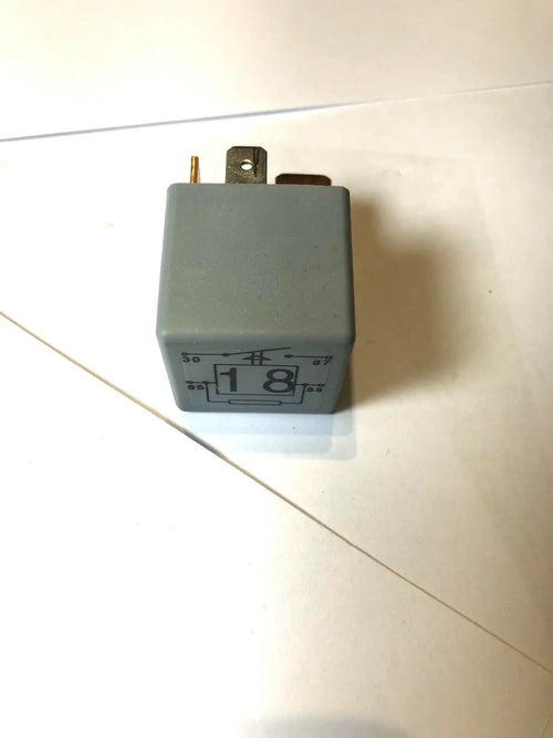 191937503 22204007 relay module volkswagen polo 1997 fr355277-81 by Volkswagen