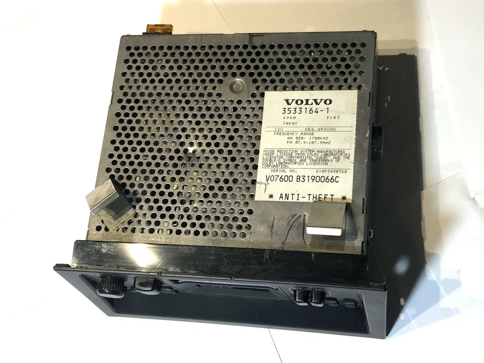 Volvo 740 760 790 AM/FM Cassette Player 3533164-1 OEM by Volvo