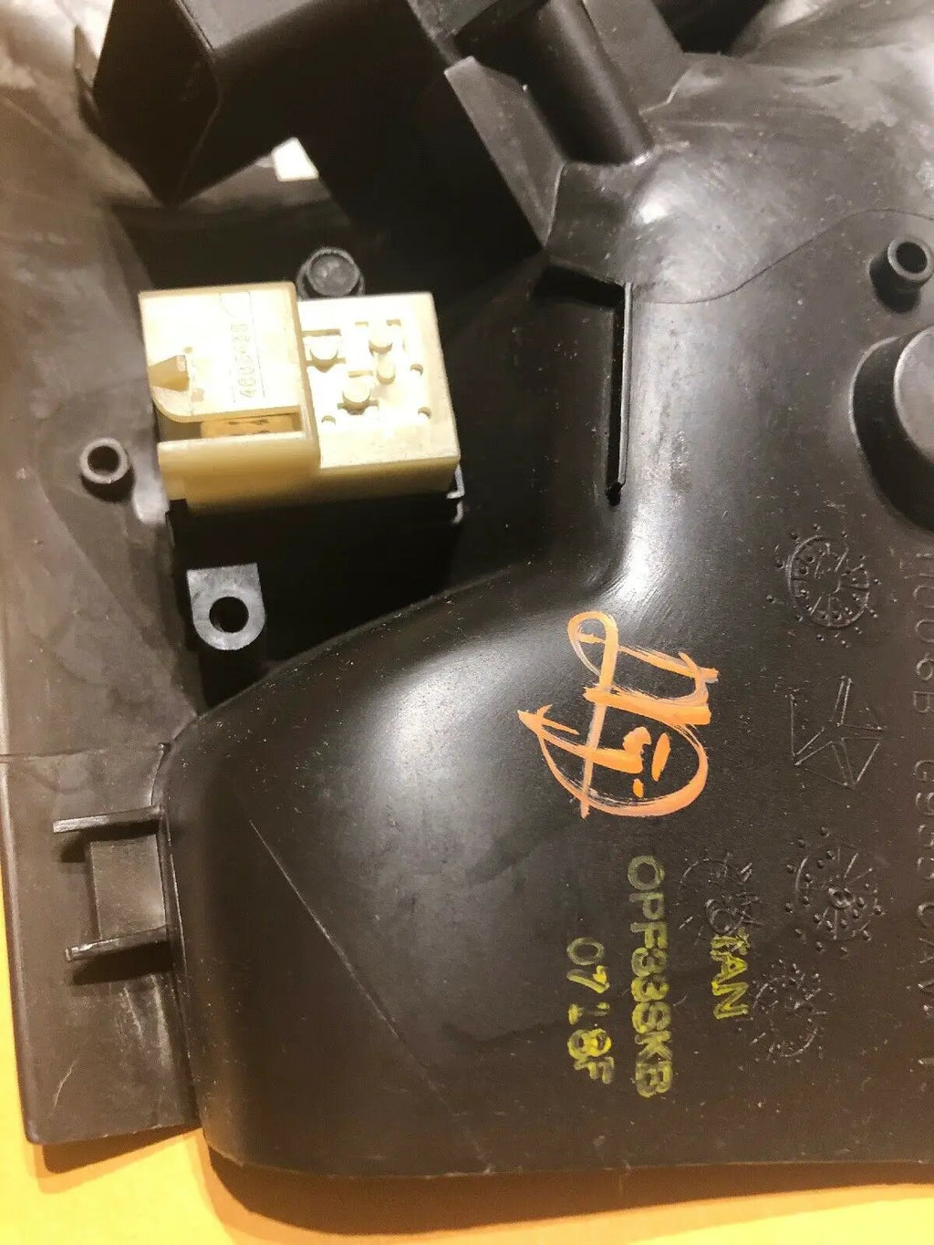 1999 Chrysler Town Country Window / Door Switches & Panel Drivers Side 85462B by DALEY1DEALS,LLC.