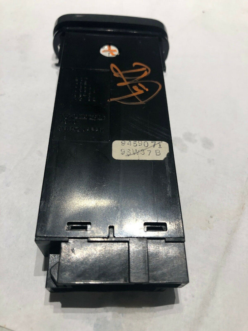 1998 Volvo V70 hazard switch OEM 4970 9459071