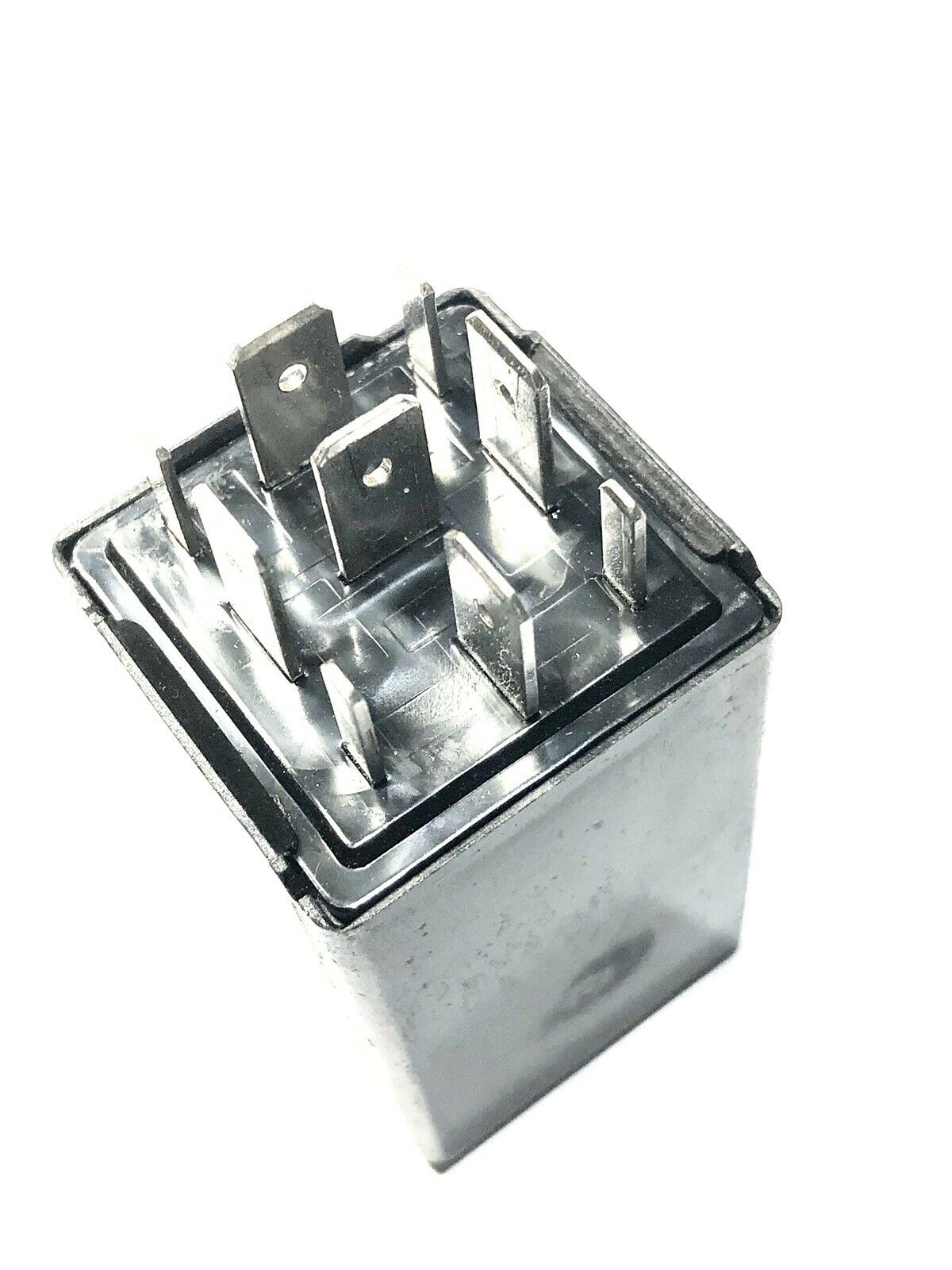NEW Turn Signal Flasher Relay Module 1999-2000 Jeep  Cherokee , Caravan 4686094