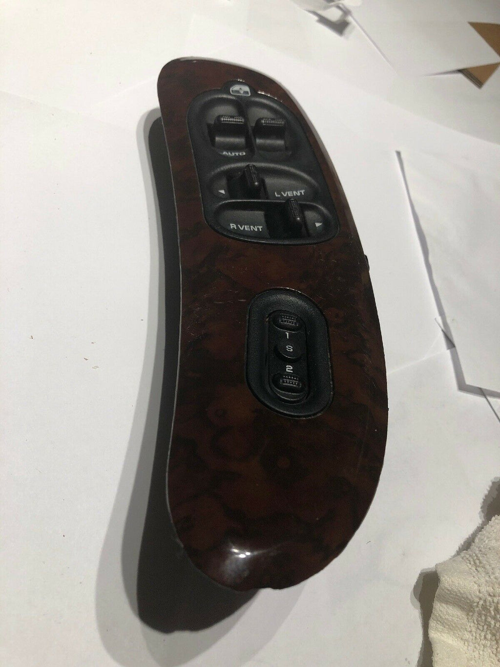 GRAND CARAVAN DRIVER SIDE MASTER POWER WINDOW VENT SWITCH w/ MEMORY WOODGRAIN 02