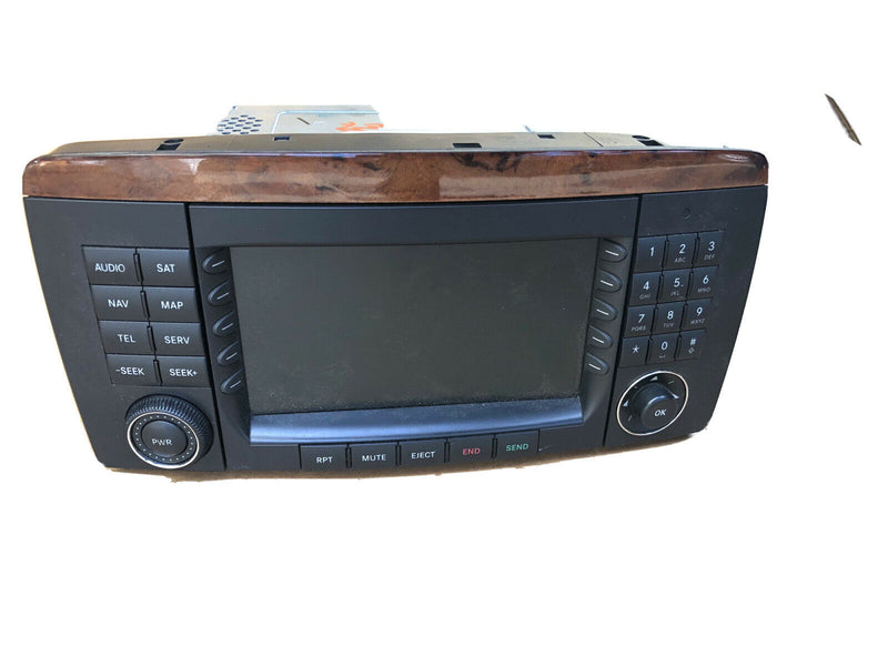 06-08 Mercedes A251 830 73 5HB Command Head Unit Navigation Radio CD Player