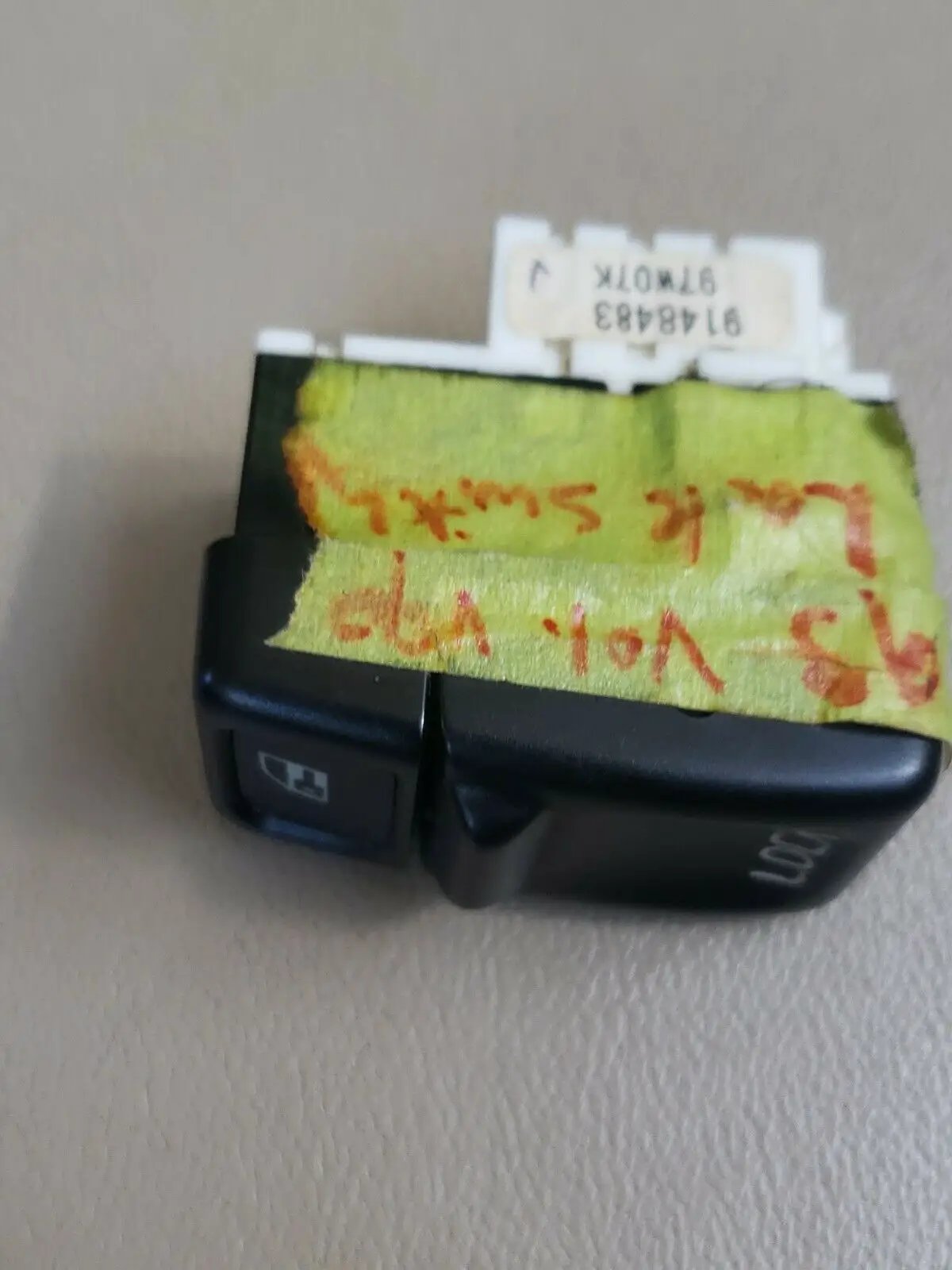 442 1994- 1997 Volvo 850 Power Door Lock Switch OEM 9148483. by Volvo OEM