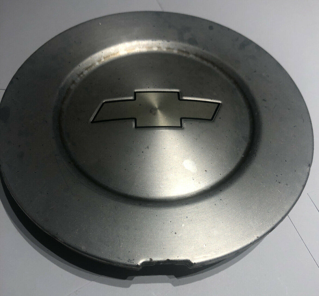 2004-2009  Chevy Trailblazer wheel center cap hubcap OEM 9595108