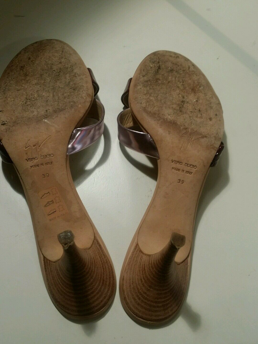 guiseppe zanotti woman's patent leather burgundy and violet slides size 39/8