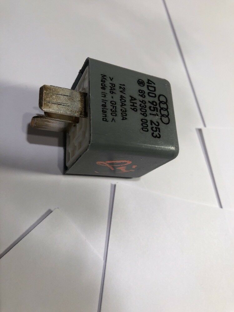 New 1998 1999 2000 2001 2002 2003 2004 AUDI A6 C5 - FUEL PUMP RELAY # 372