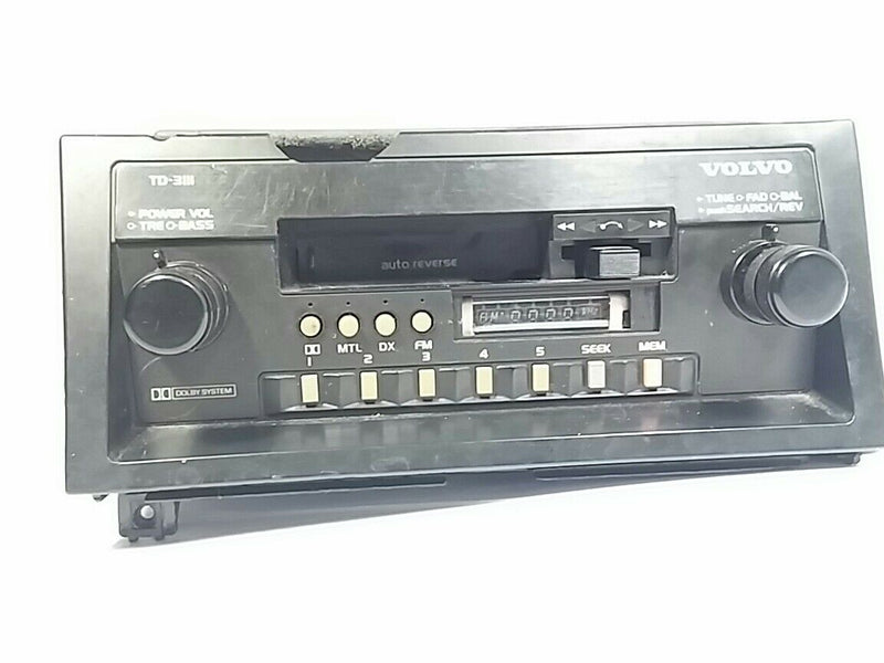 1985 VOLVO AM/FM STEREO RADIO PLAYER EOM TD-3III. TUNE.FAD.BAL.SEARCH.REV