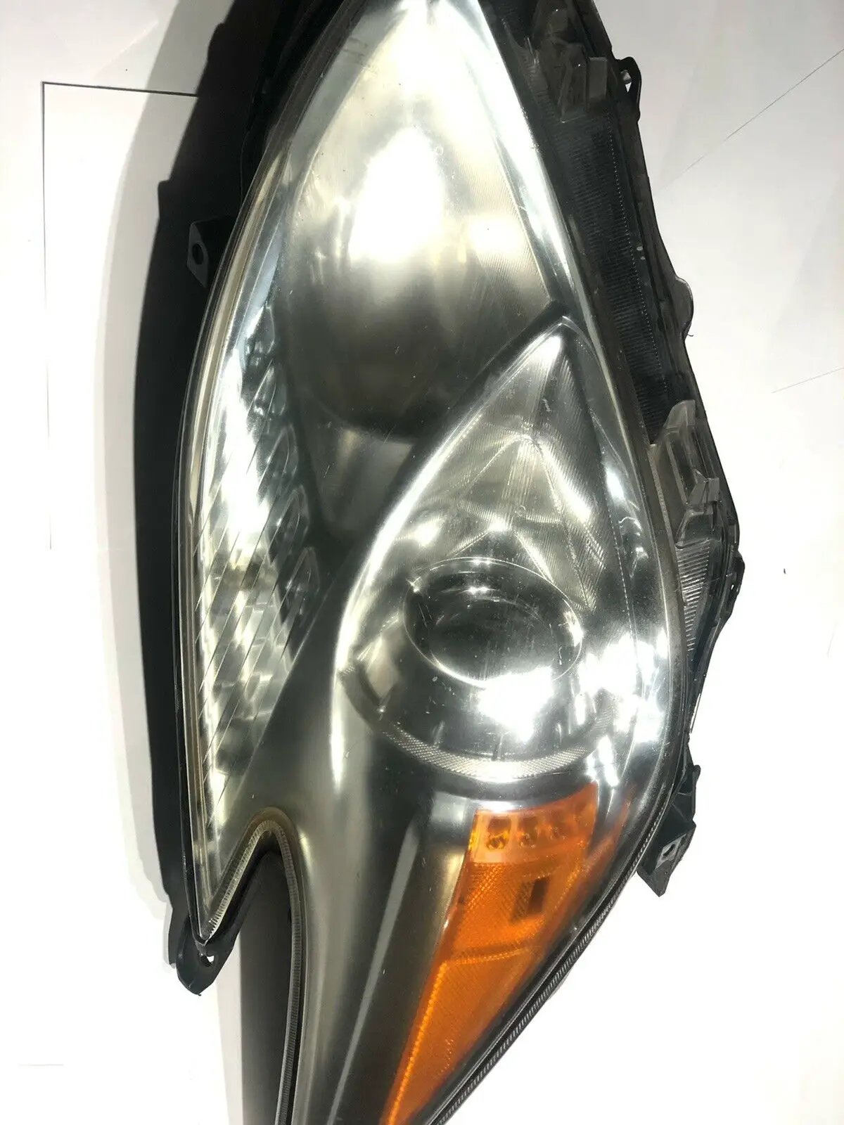 2010-2015 Toyota Prius Passenger Right Side Headlight Headlamp Blue OEM by Toyota