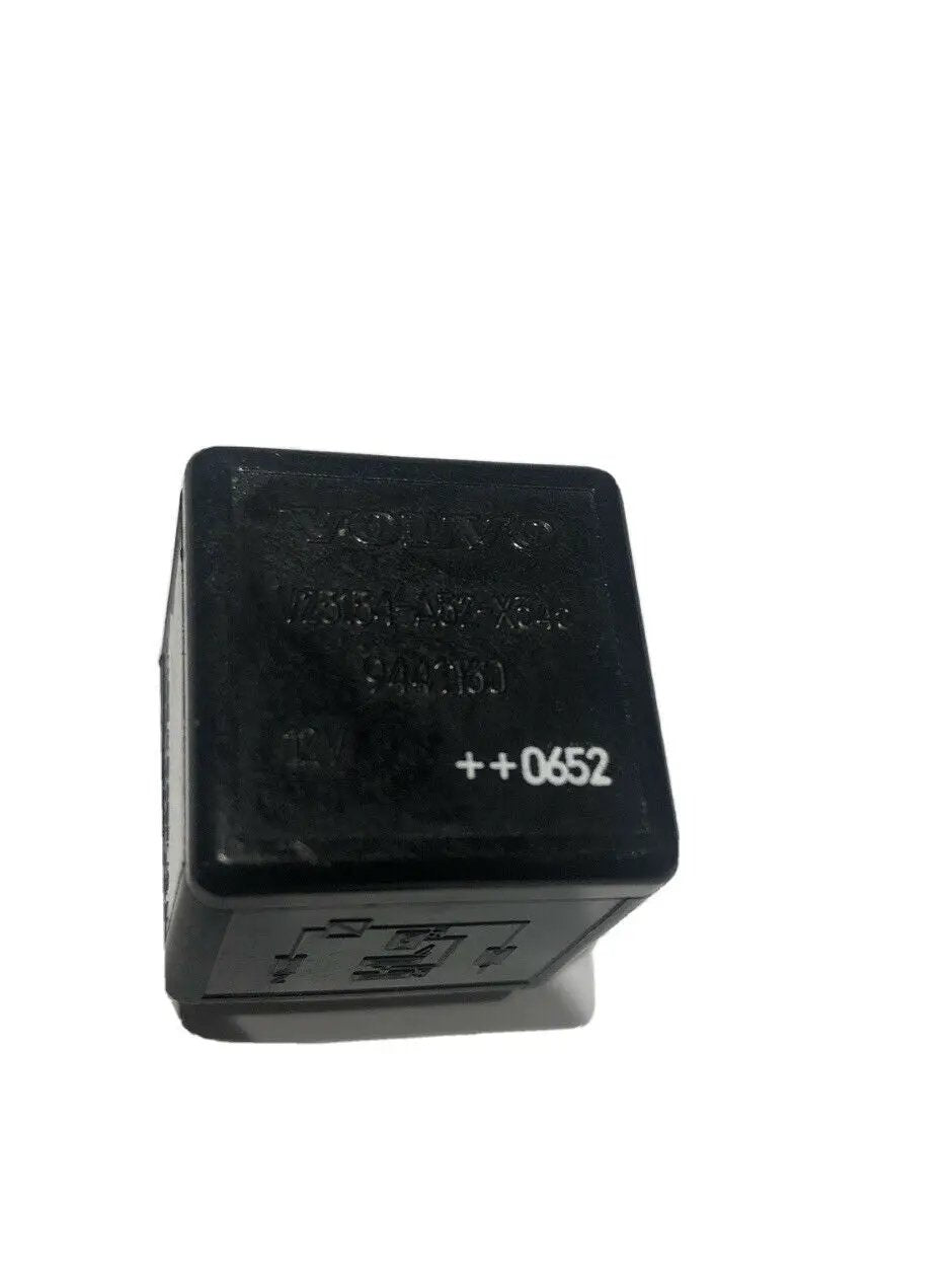VOLVO RELAY 9441160 4R000779401 by Volvo