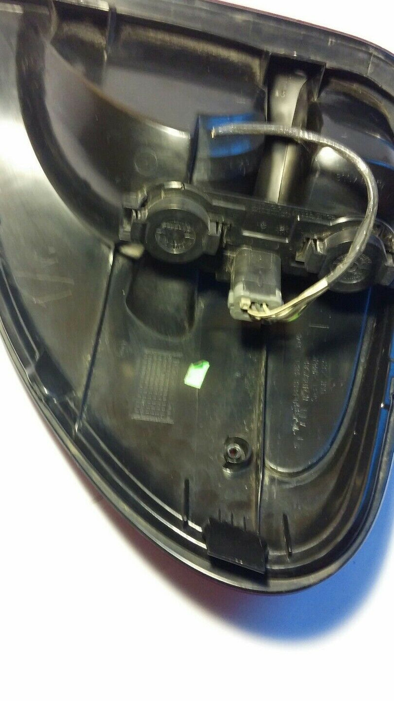 2001-06 LH tail light assemble driver side 4857601A  H/ CC19284  3934-04