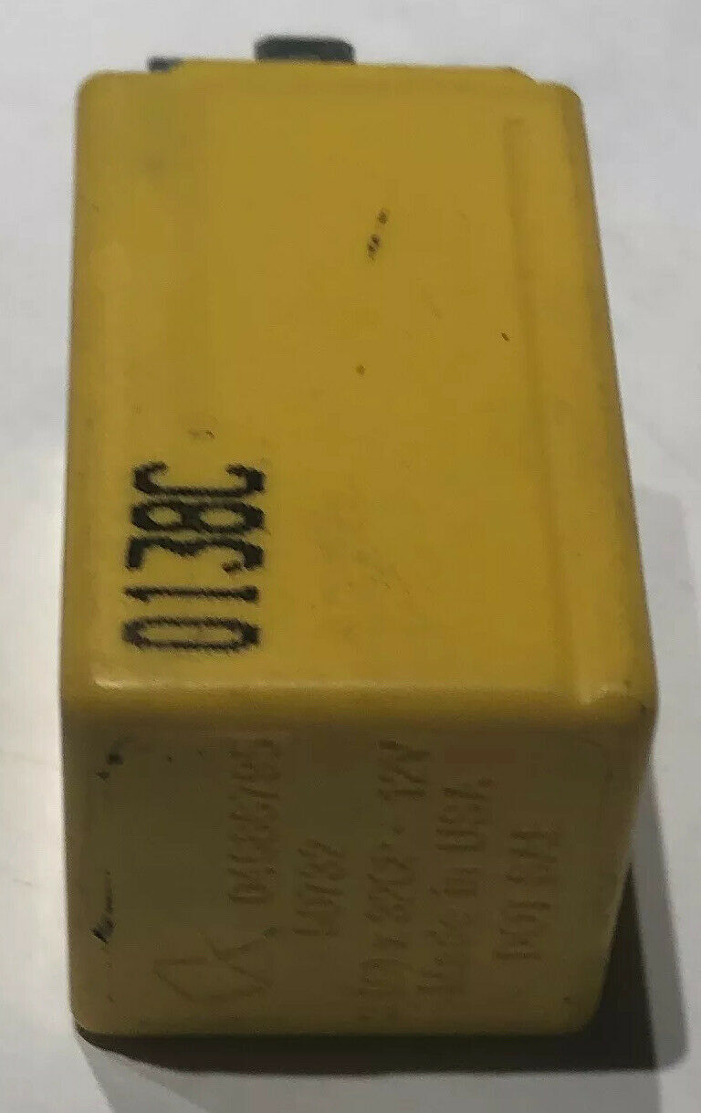 Yellow Chrysler Town Country turn signal hazard emergency flasher RELAY 04686795