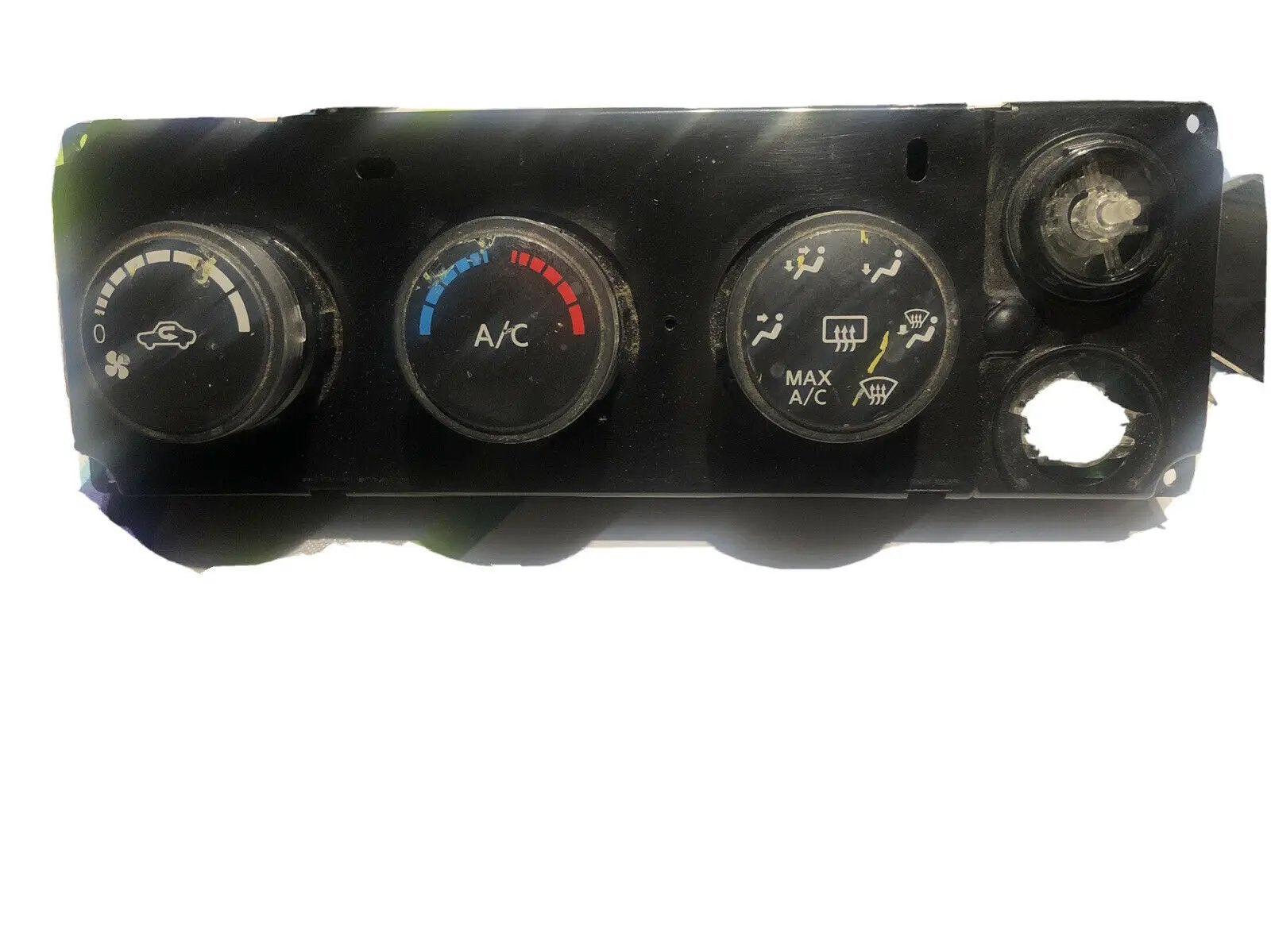 Nissan Quest Climate Heater A/C Control 05-06 27500-ZM00B I132000B by Nissan