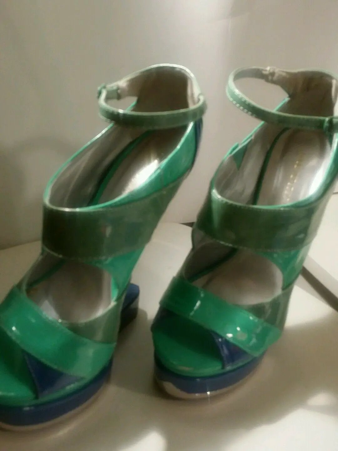 Green multi colored patent leather shoe replic size 8 by shoe republic la