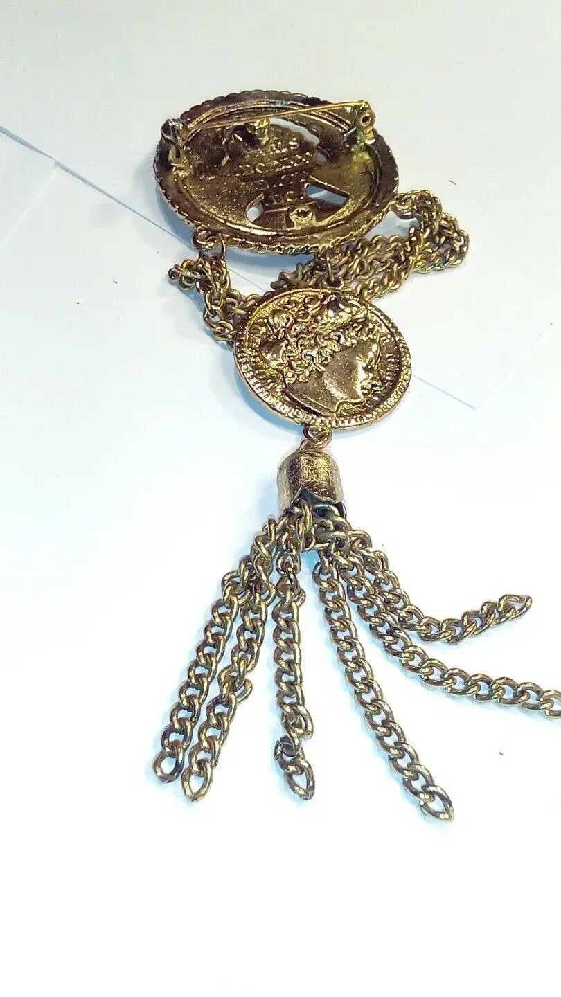 vintage gold tone dangled dexorative pen with chain. by DALEY1DEALS,LLC.