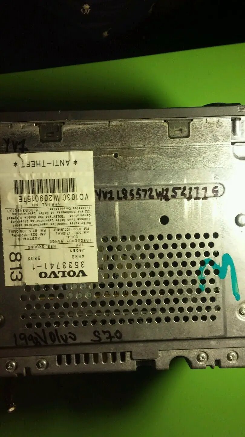 98-04 03 02 01 00 Volvo v70 s40 v40 oem cassette player radio stereo 3533741-1 by Volvo