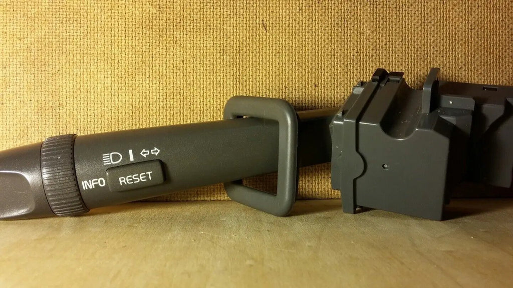 SlightlyV used OLVO V70 INFO RESET TURN SIGNAL COMBINATION HEADLIGHT SWITCH OEM by VOLVO OEM