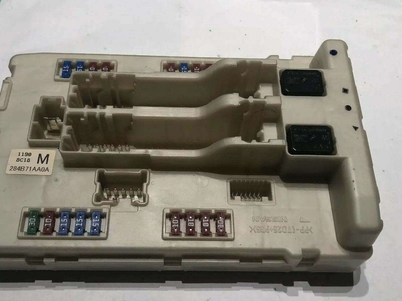 2008 2009 2010 2008 NISSAN ALTIMA ENGINE FUSE BOX OEM T20358 by Nissan