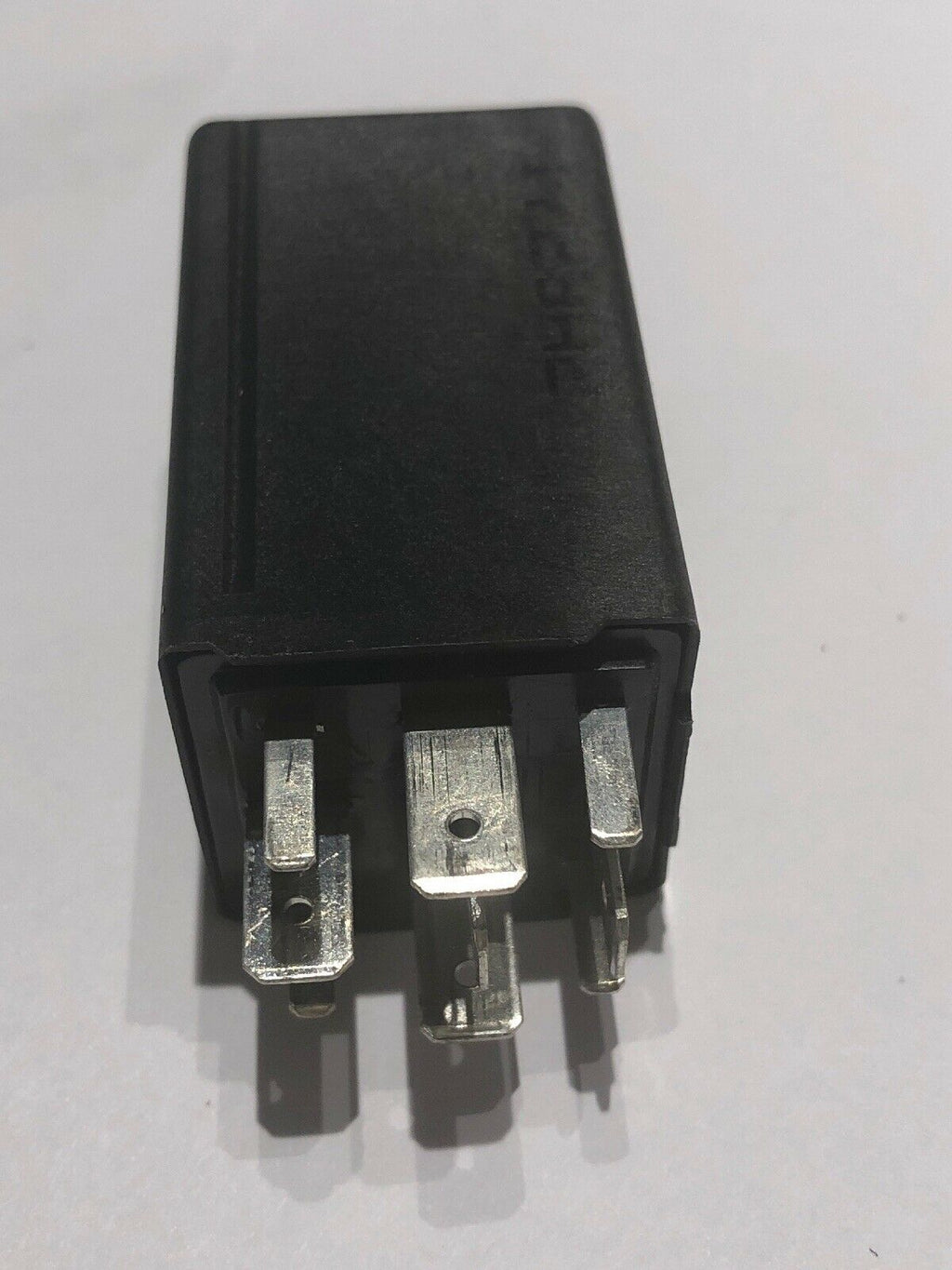 Turn Signal Flasher Relay OEM 4686094 – Dodge Caravan Chrysler Town & Country Plymouth Voyager 1996-2000