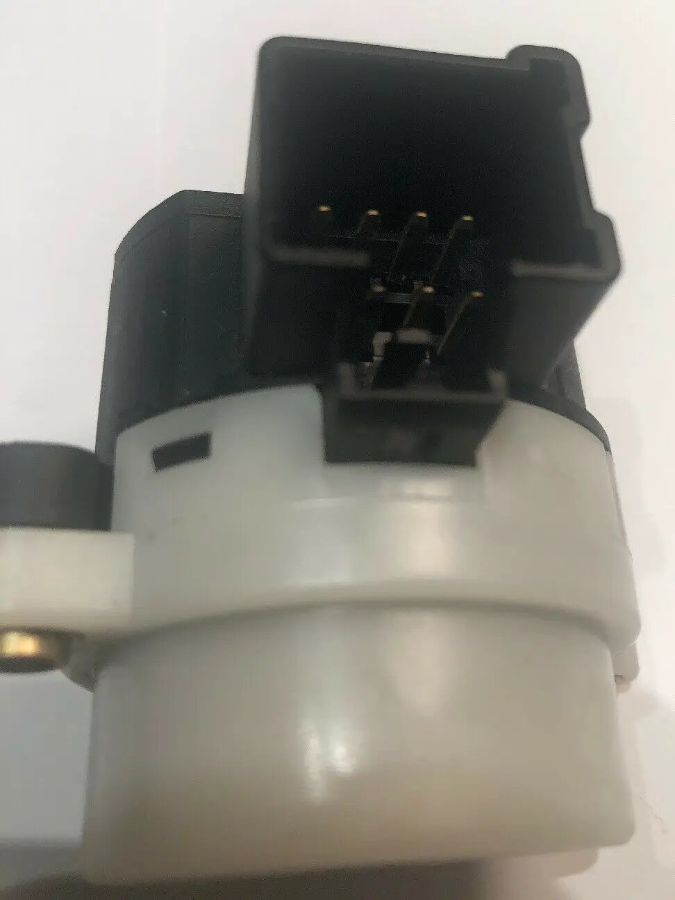 Volvo steering column Ignition switch 8645228 V70 S60 XC90 XC70 S80 01-09 by Volvo