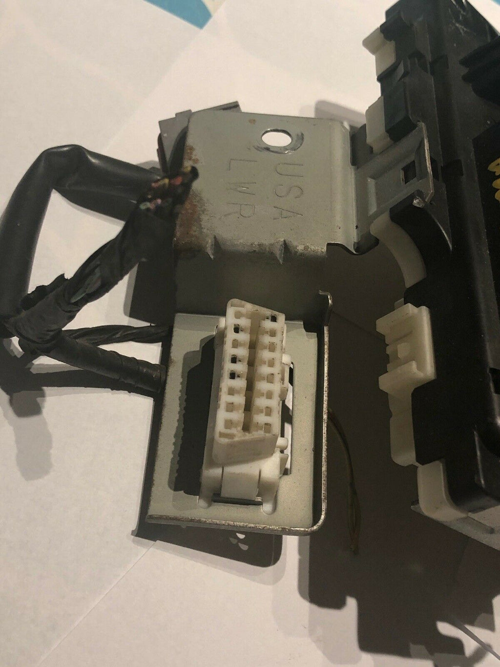 98 MAXIMA INTERIOR UNDER DASH FUSE BOX