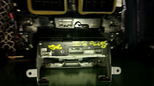 2003 - 2007 6 CD radio heat AC control unit