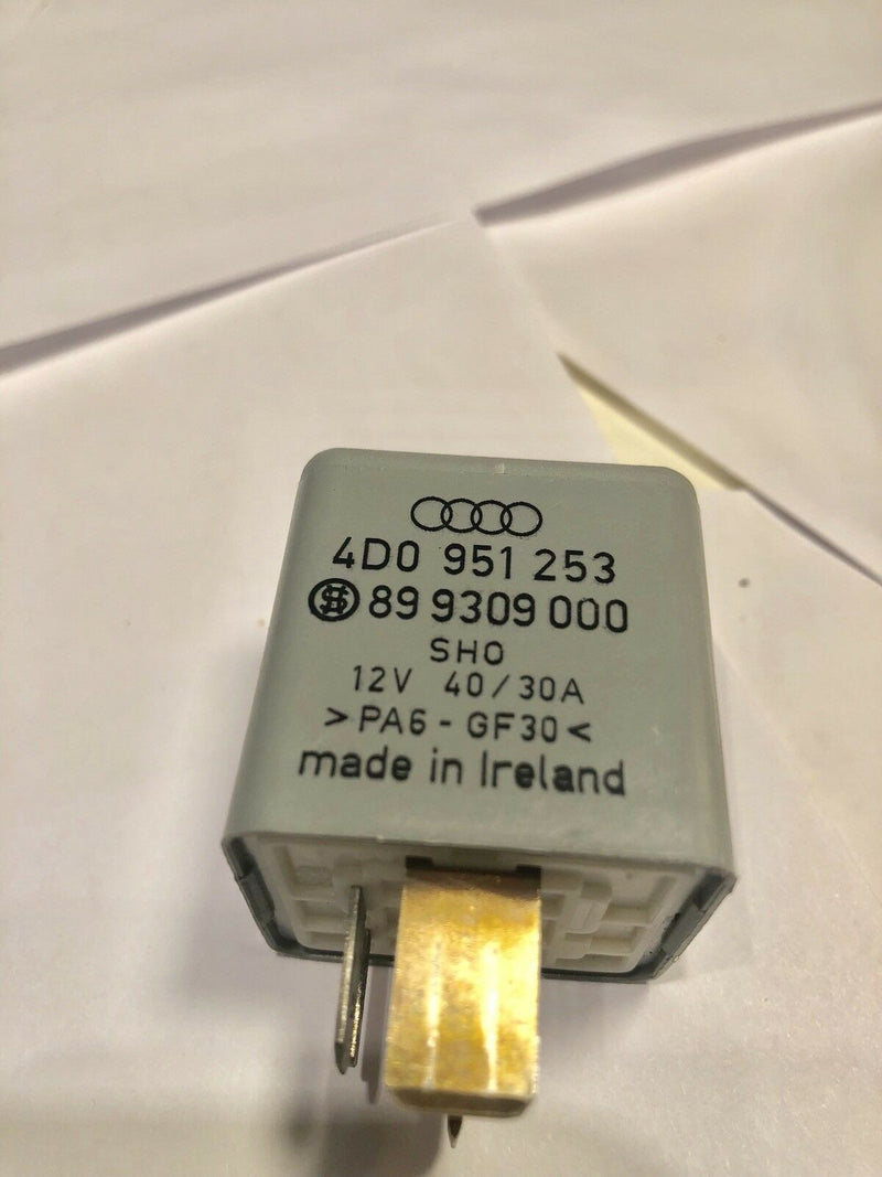 Audi Relay 89 9309 000 372 oem c11