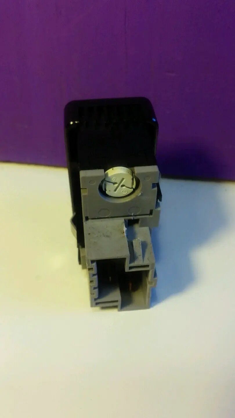 Volvo OEM TRACS Shut Off Switch 9128544 Black 850 94-97 by Volvo