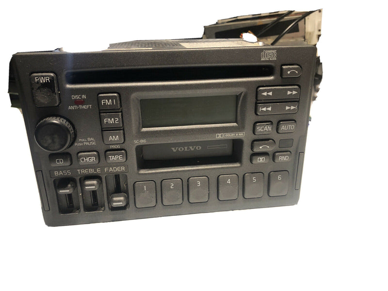 1996-1997 Volvo 850 960 AM FM CD Cassette Player Radio 3533713-1 Code SC-815