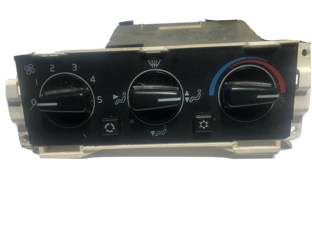 940 Volvo AC//Heater (HVAC)Climate Control Unit Part# 6848302 1991-1995 940 740 by Volvo Made By ALPS