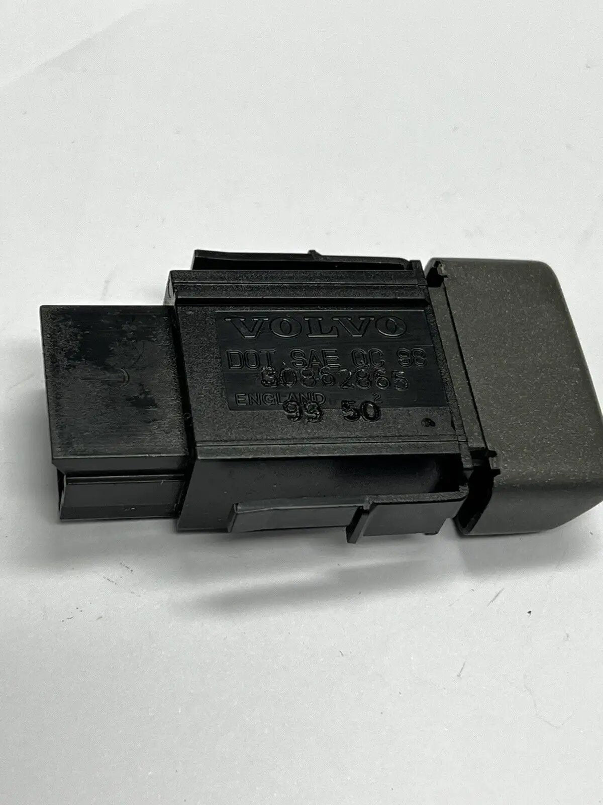 Volvo v40 2002/Hazard Warning light switch/30862865 by Volvo