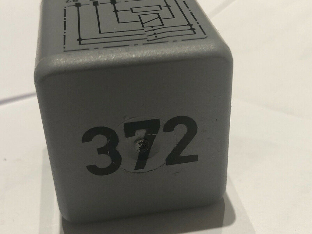 AUDI VW FUEL PUMP RELAY #372 4D0951253