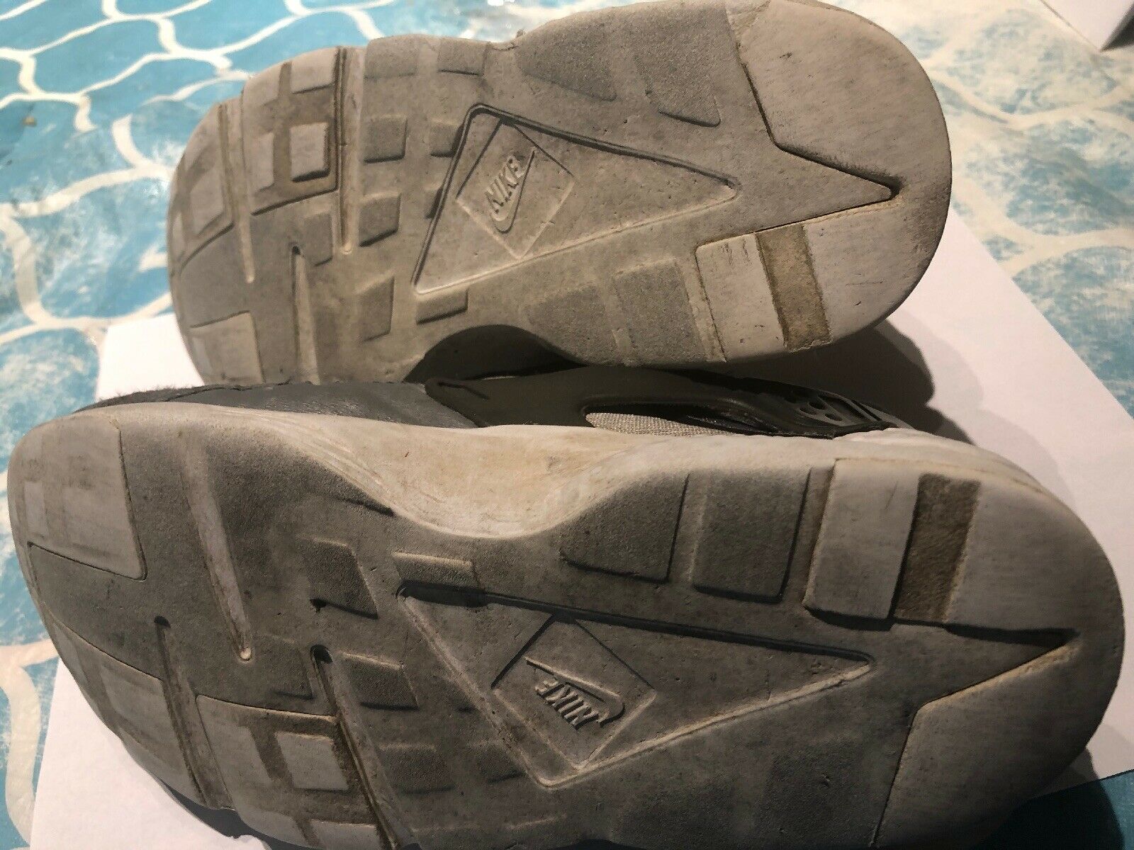 Nike Huarache Run Little Kids Wolf Grey & Sunset Pulse Green  Shoes Youth Size 1