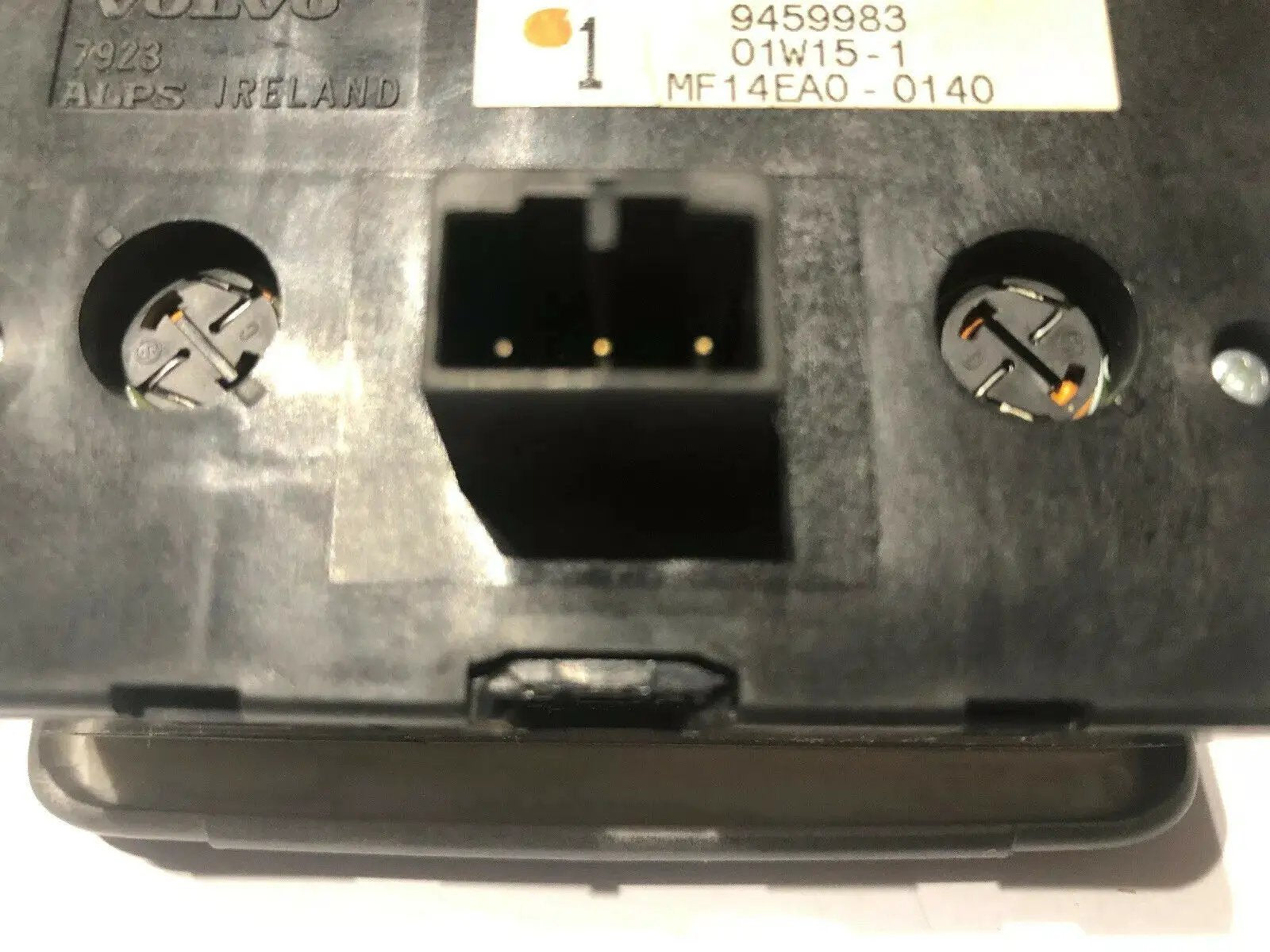 9459983; VOLVO S80 OEM Headlight Switch 99 00 01 02 03 by Volvo