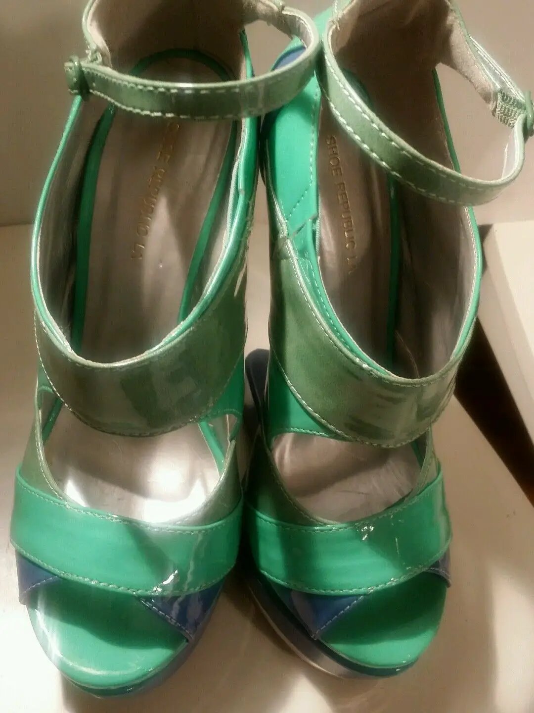 Green multi colored patent leather shoe replic size 8 by shoe republic la