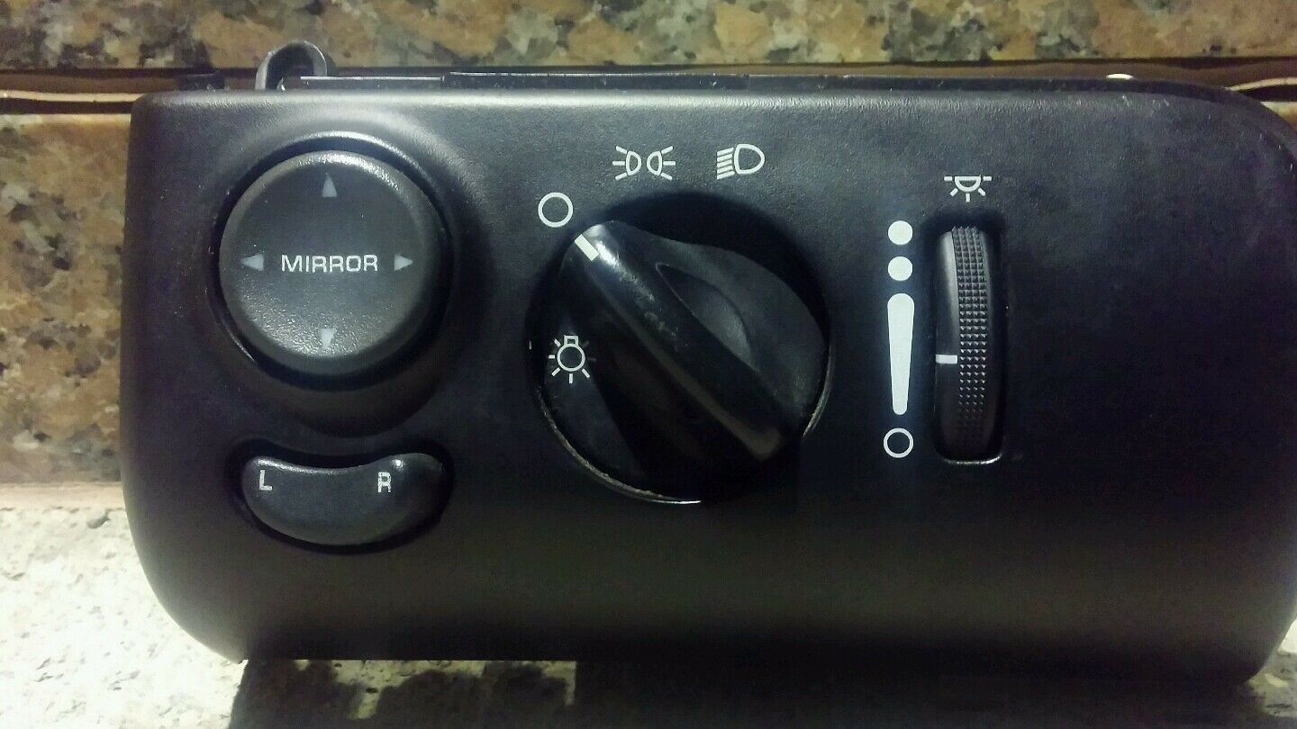 P04685630 1996 GRAND DODGE CARAVAN TOWN COUNTRY CRYSLER HEADLIGHT SWITCH