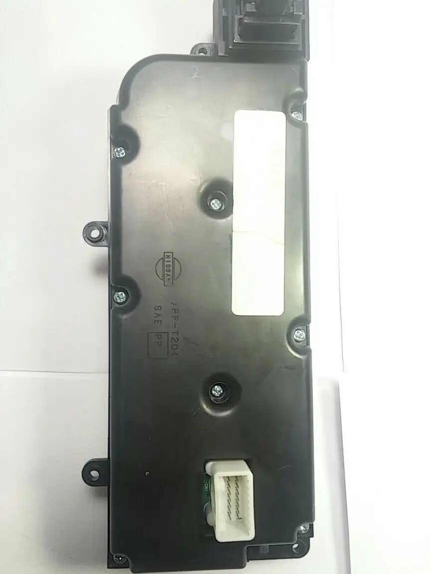 Fine 04 05 06 Nissan Quest Radio display face plate w/o nav OEM CC911 280985Z00B by Nissan